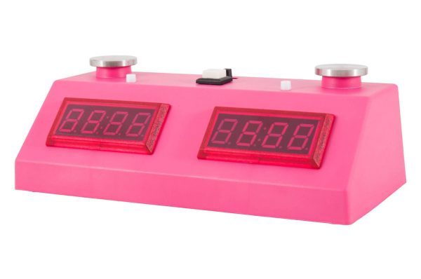 relógio digital de xadrez rosa
